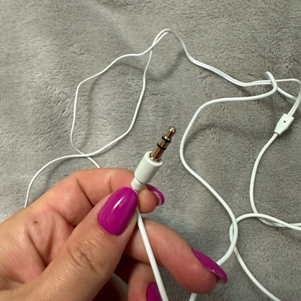 Samsung headphones new Never used